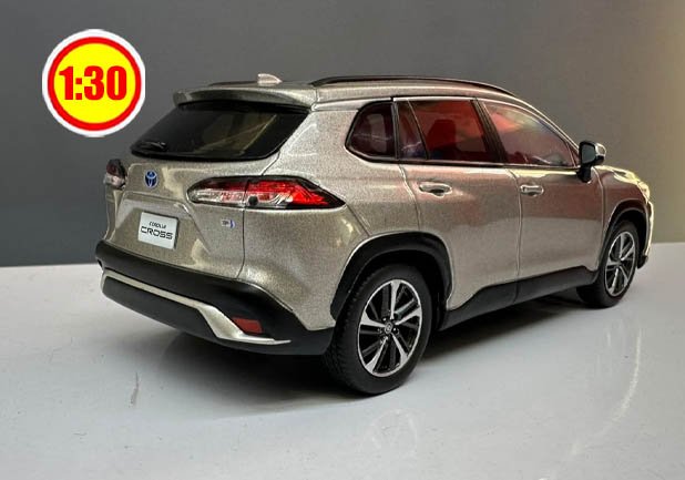 TOYOTA COROLLA CROSS 1/30 BRONCE METALIZADO — foto 2